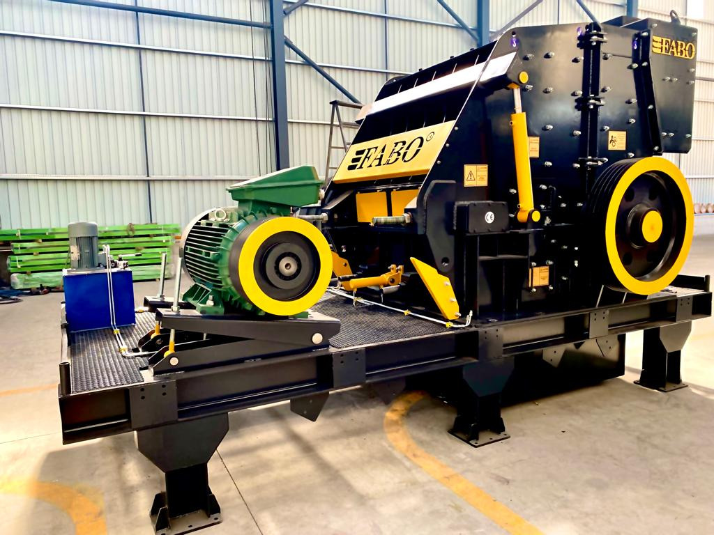 FABO impact crusher - Röpítő törő: 1 kép. FABO impact crusher - Röpítő törő: 1 kép.