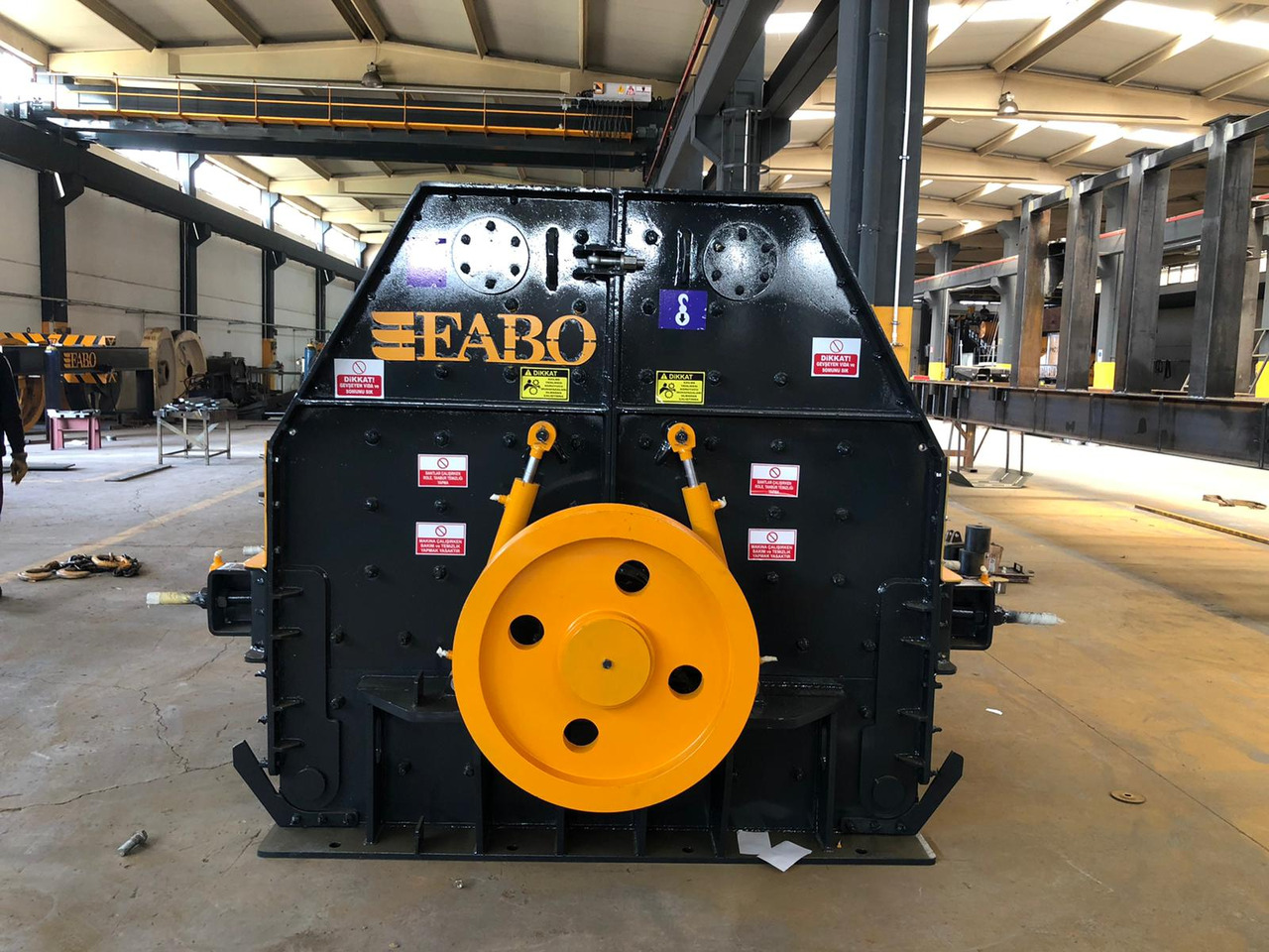 FABO impact crusher - Röpítő törő: 2 kép. FABO impact crusher - Röpítő törő: 2 kép.