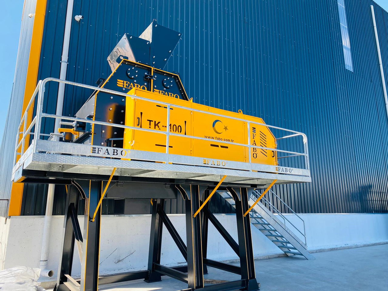 FABO impact crusher - Röpítő törő: 4 kép. FABO impact crusher - Röpítő törő: 4 kép.