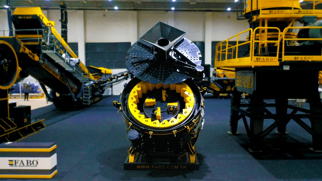FABO impact crusher - Röpítő törő: 1 kép. FABO impact crusher - Röpítő törő: 1 kép.