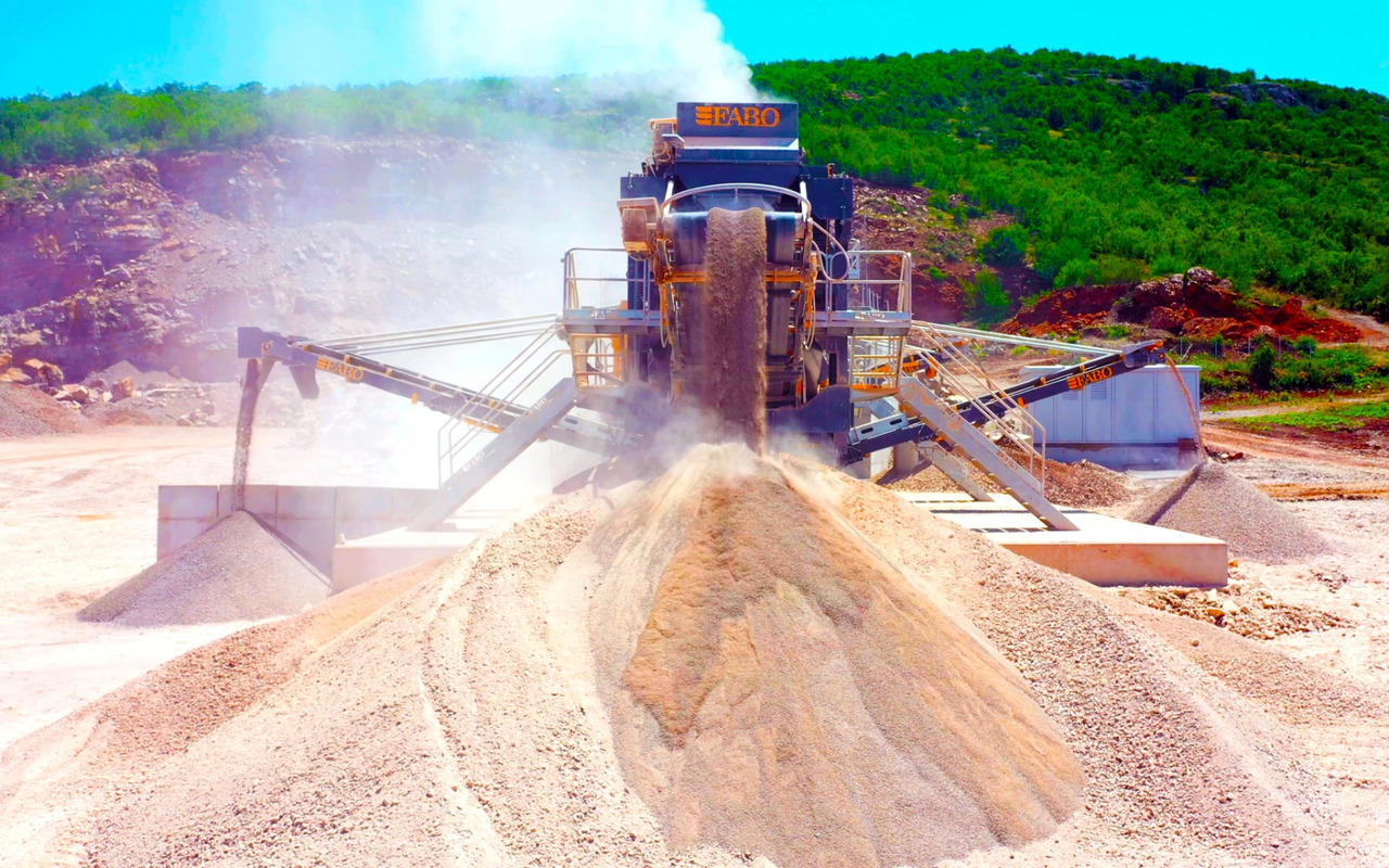FABO impact crusher - Röpítő törő: 4 kép. FABO impact crusher - Röpítő törő: 4 kép.
