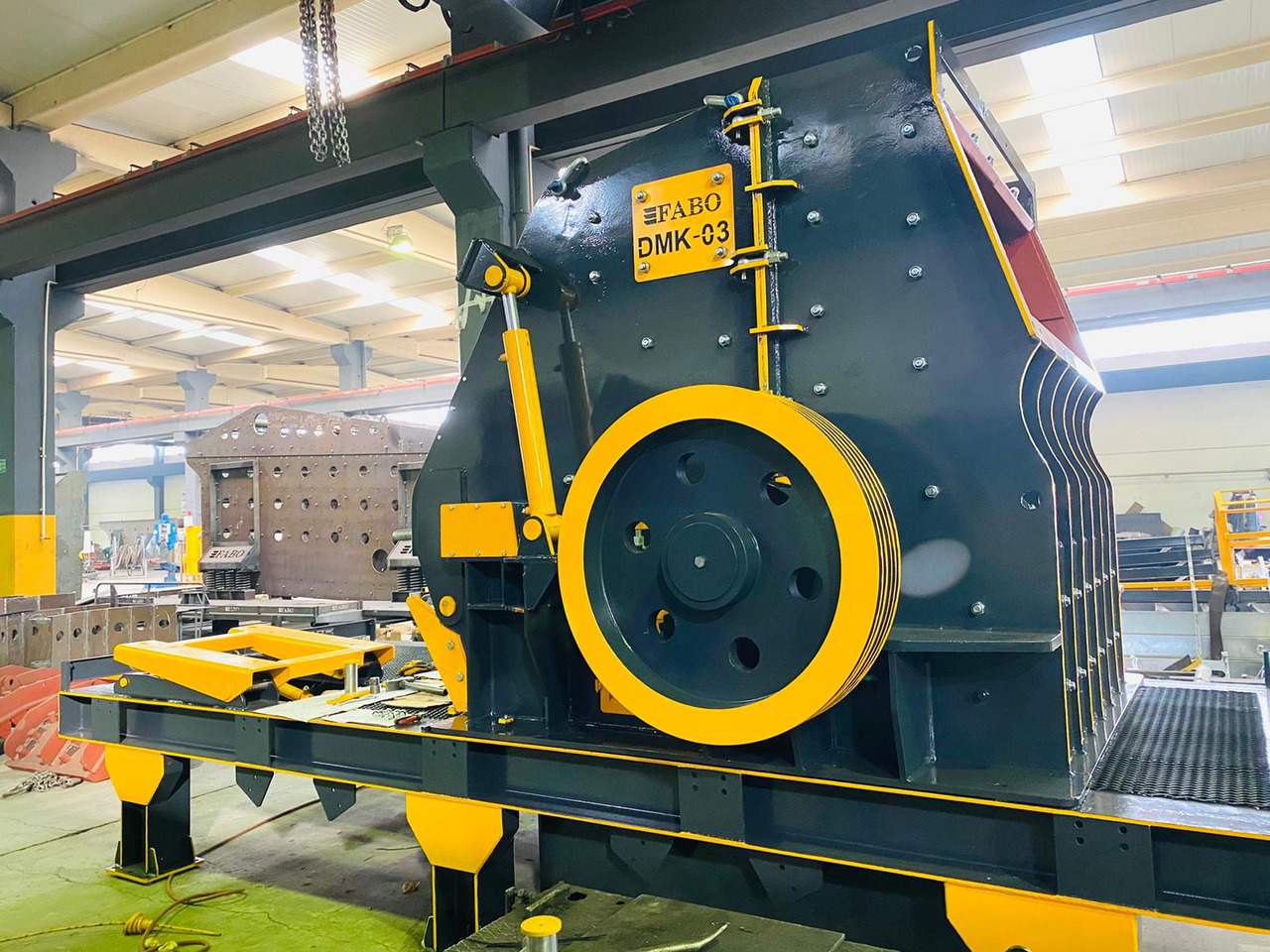 FABO impact crusher - Röpítő törő: 5 kép. FABO impact crusher - Röpítő törő: 5 kép.