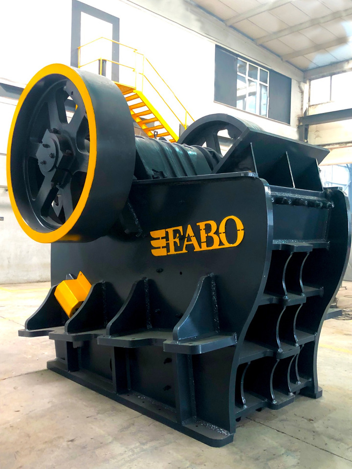 FABO jaw crusher - Pofás törő: 2 kép. FABO jaw crusher - Pofás törő: 2 kép.