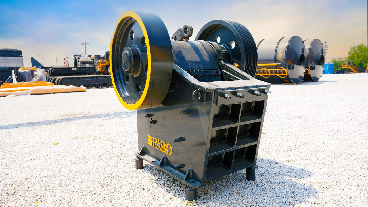FABO jaw crusher - Pofás törő: 3 kép. FABO jaw crusher - Pofás törő: 3 kép.