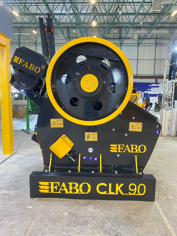 FABO jaw crusher - Pofás törő: 2 kép. FABO jaw crusher - Pofás törő: 2 kép.