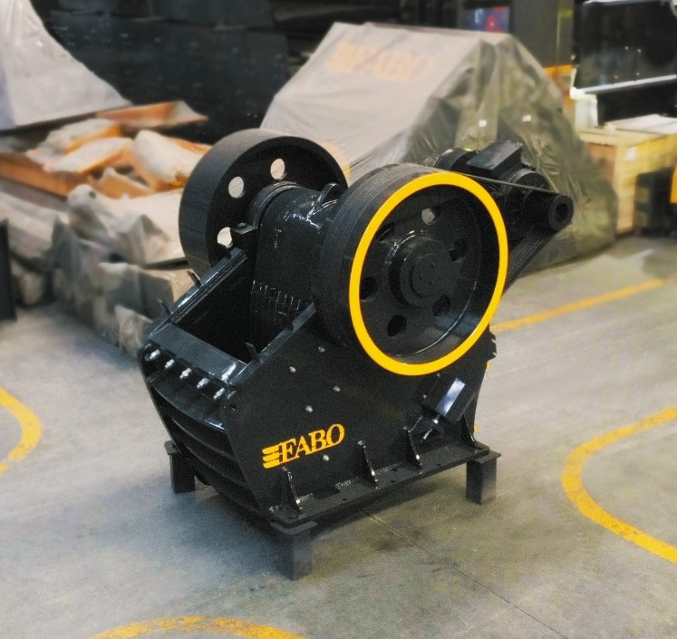 FABO jaw crusher - Röpítő törő: 1 kép. FABO jaw crusher - Röpítő törő: 1 kép.