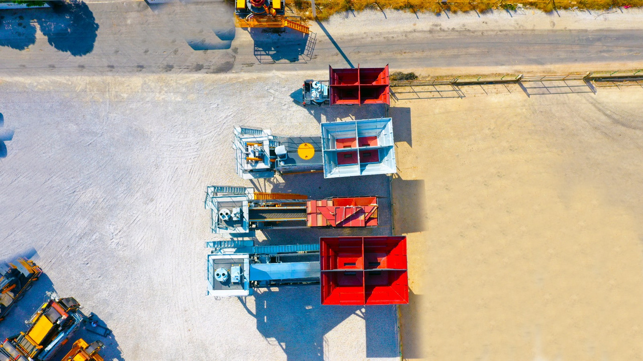 FABO mobile concrete batching plant - Betonüzem: 2 kép. FABO mobile concrete batching plant - Betonüzem: 2 kép.