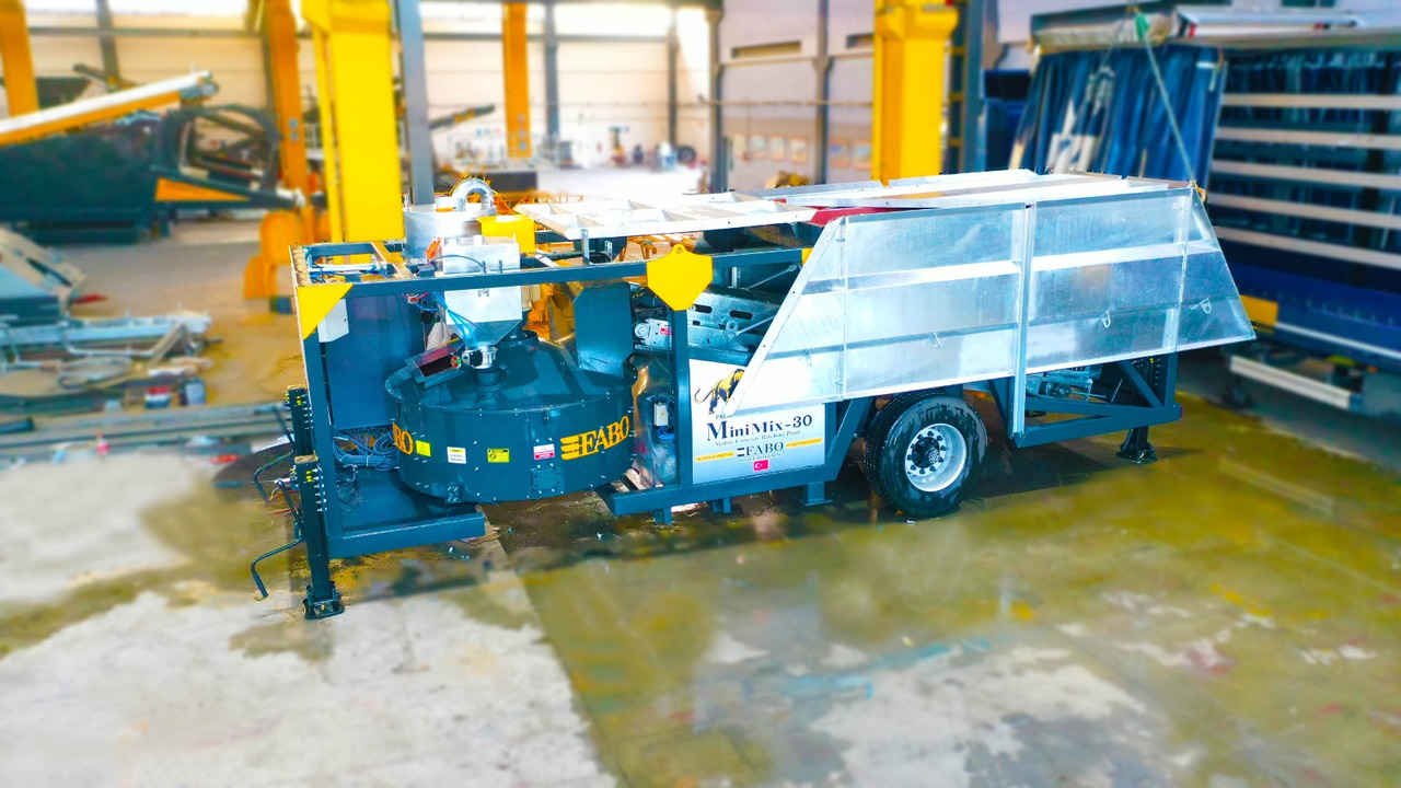 FABO mobile concrete batching plant - Betonüzem: 4 kép. FABO mobile concrete batching plant - Betonüzem: 4 kép.