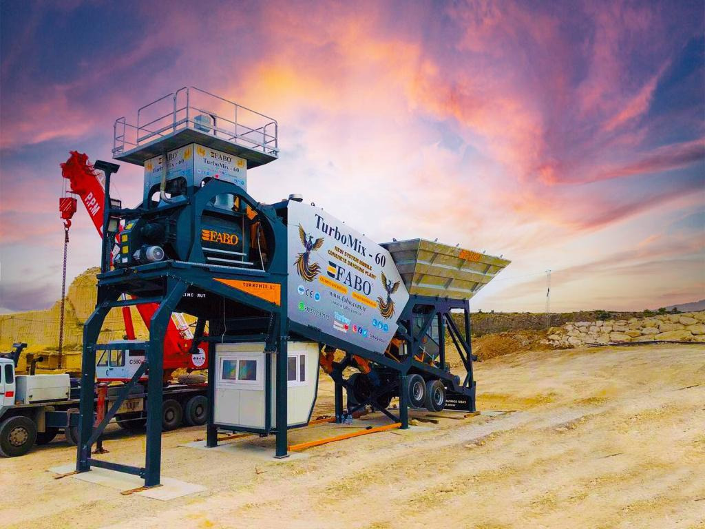 FABO mobile concrete batching plant - Betonüzem: 2 kép. FABO mobile concrete batching plant - Betonüzem: 2 kép.