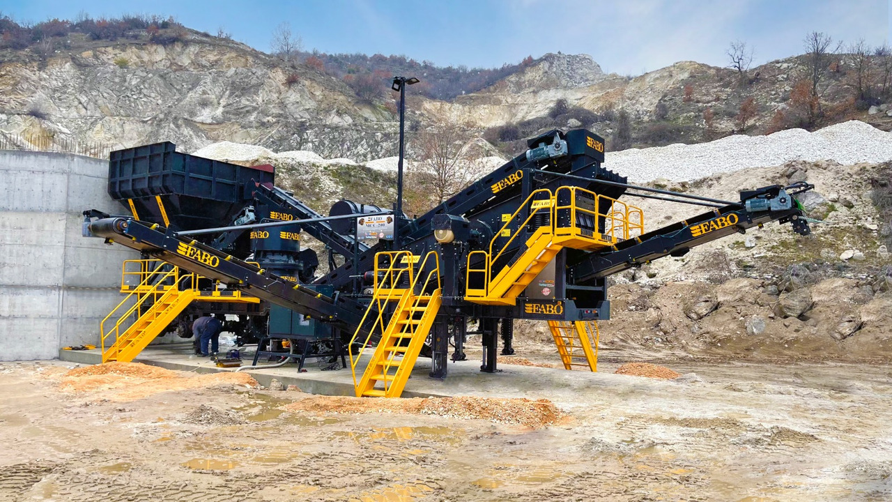 FABO mobile cone crusher - Kúpos törő: 1 kép. FABO mobile cone crusher - Kúpos törő: 1 kép.