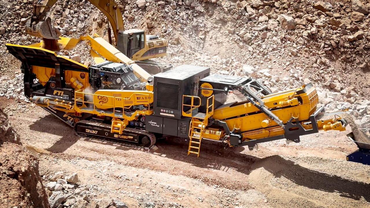 FABO mobile impact crusher - Röpítő törő: 1 kép. FABO mobile impact crusher - Röpítő törő: 1 kép.
