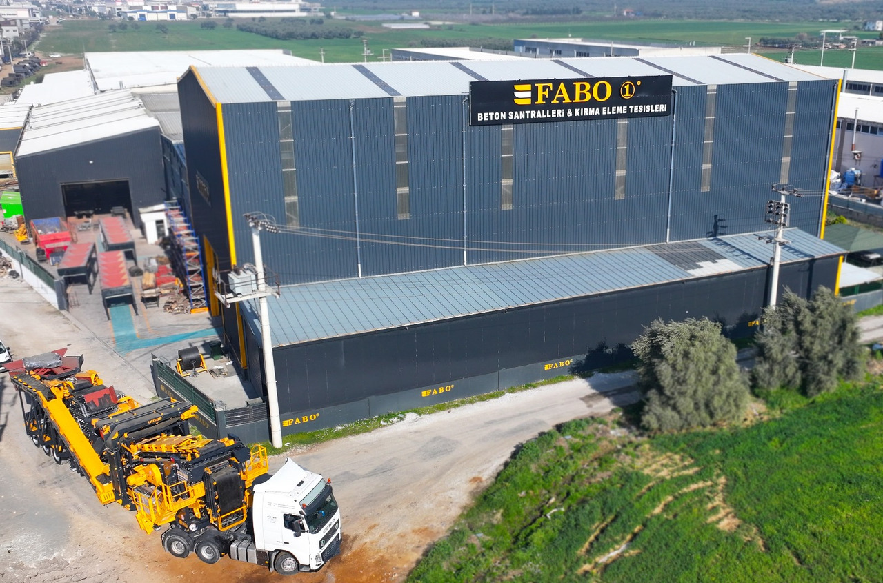 FABO mobile impact crusher - Röpítő törő: 3 kép. FABO mobile impact crusher - Röpítő törő: 3 kép.