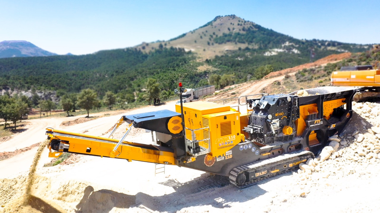 FABO mobile impact crusher - Röpítő törő: 1 kép. FABO mobile impact crusher - Röpítő törő: 1 kép.