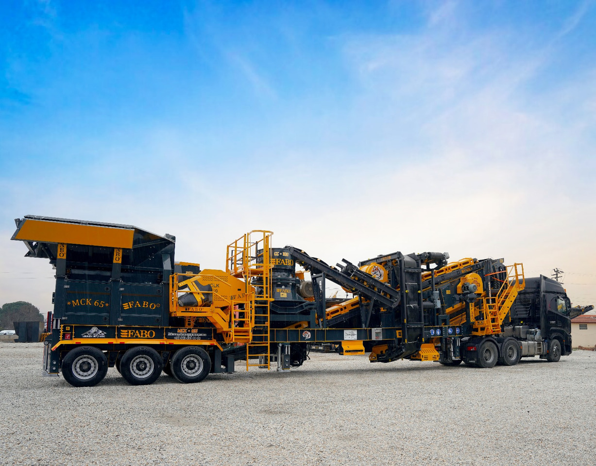 FABO mobile jaw crusher - Pofás törő: 3 kép. FABO mobile jaw crusher - Pofás törő: 3 kép.