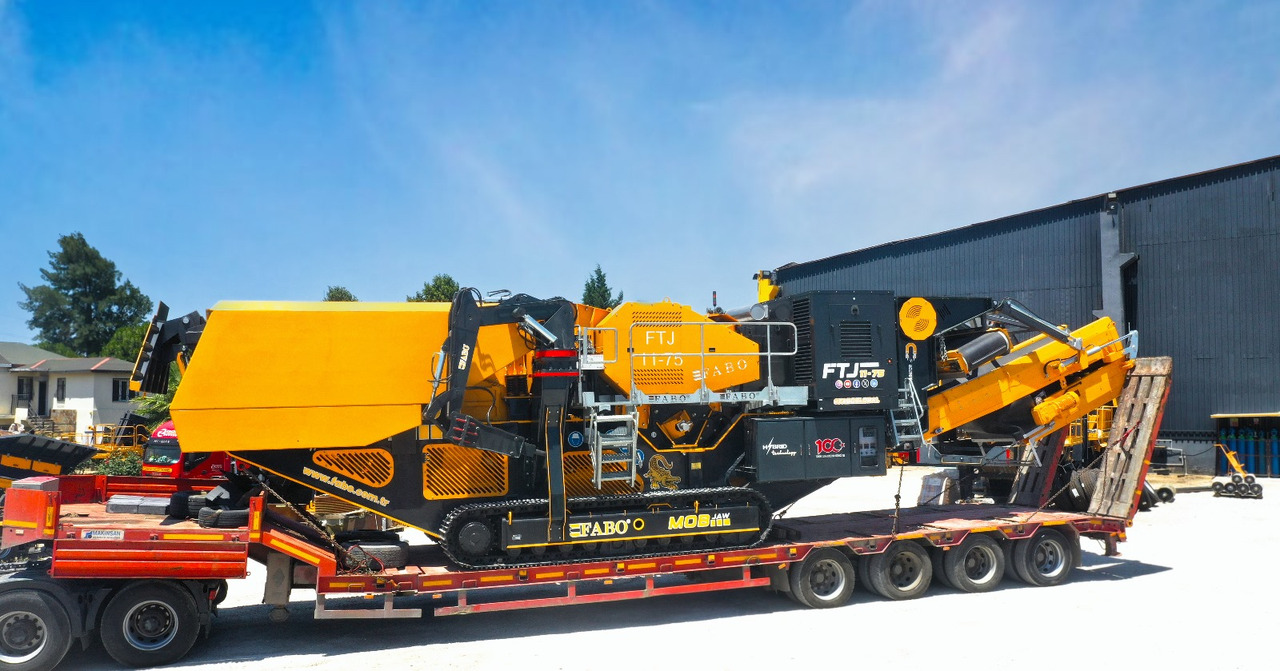 FABO mobile jaw crusher - Pofás törő: 1 kép. FABO mobile jaw crusher - Pofás törő: 1 kép.