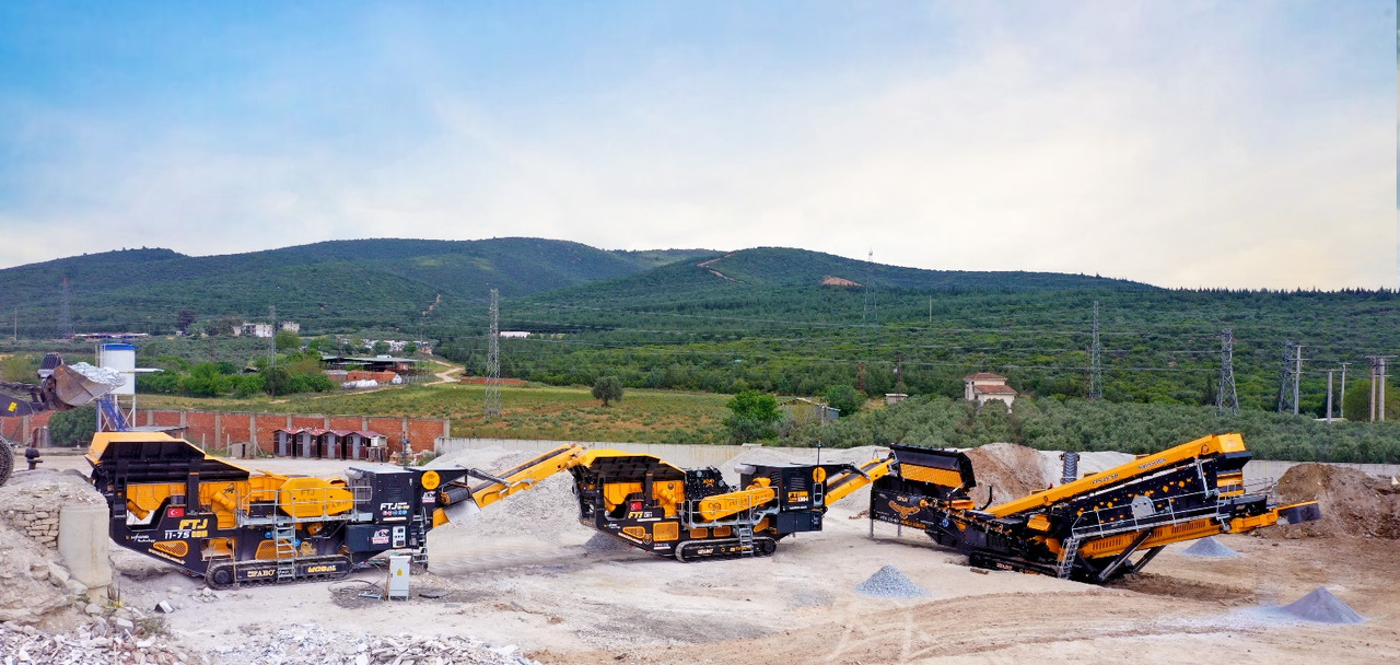 FABO mobile jaw crusher - Pofás törő: 4 kép. FABO mobile jaw crusher - Pofás törő: 4 kép.