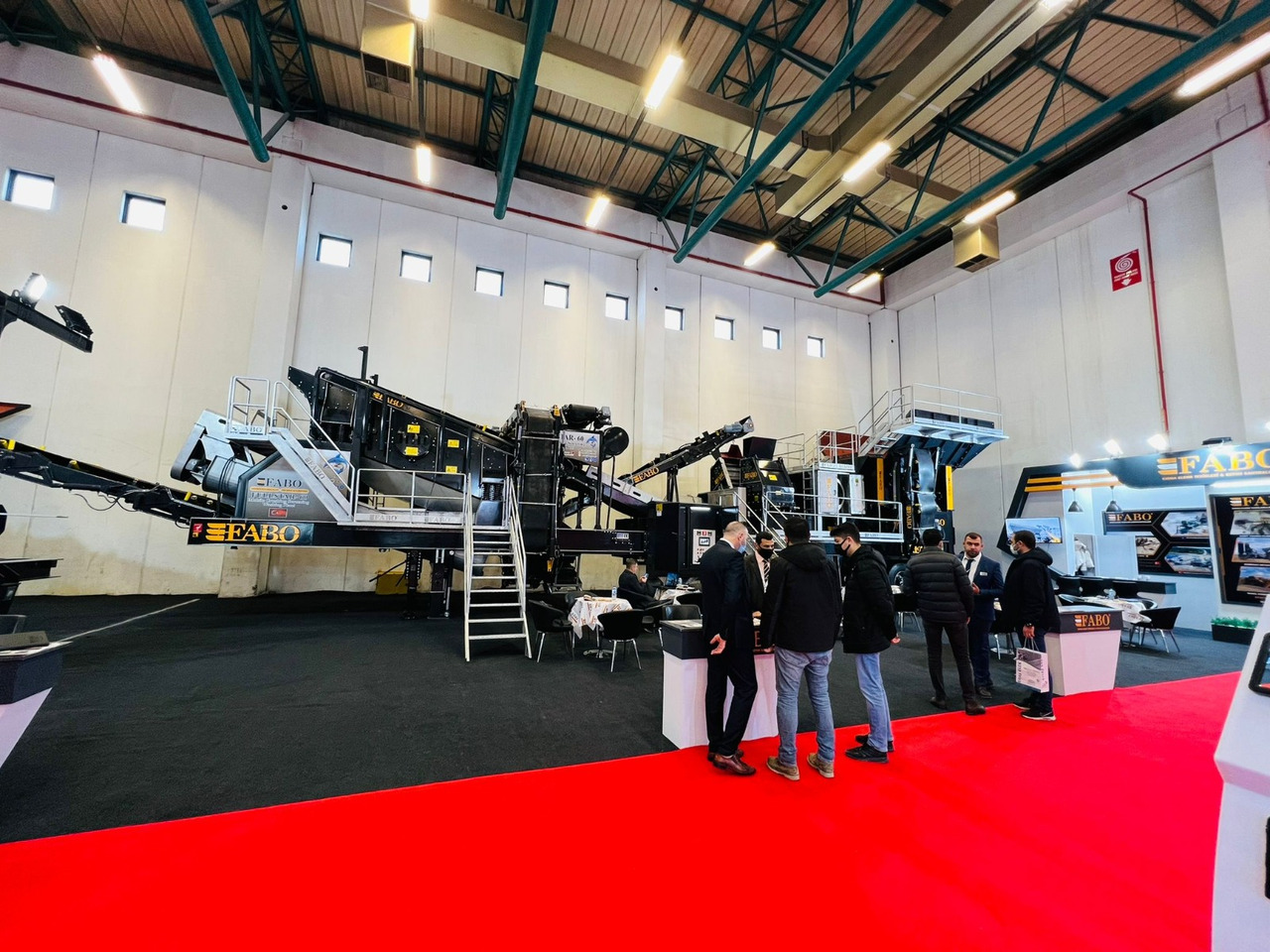 FABO mobile jaw crusher - Pofás törő: 5 kép. FABO mobile jaw crusher - Pofás törő: 5 kép.