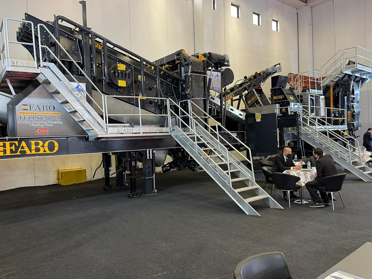 FABO mobile jaw crusher - Pofás törő: 1 kép. FABO mobile jaw crusher - Pofás törő: 1 kép.