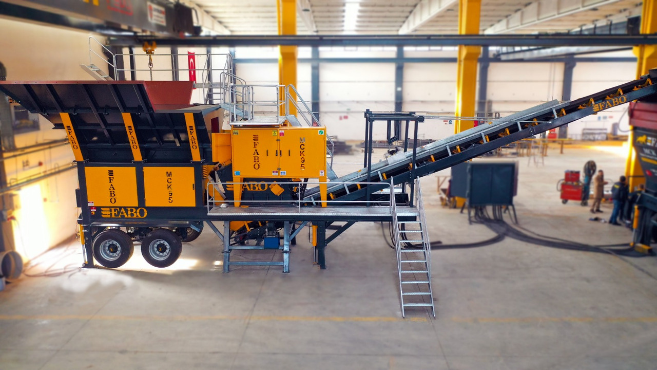 FABO mobile jaw crusher - Pofás törő: 5 kép. FABO mobile jaw crusher - Pofás törő: 5 kép.