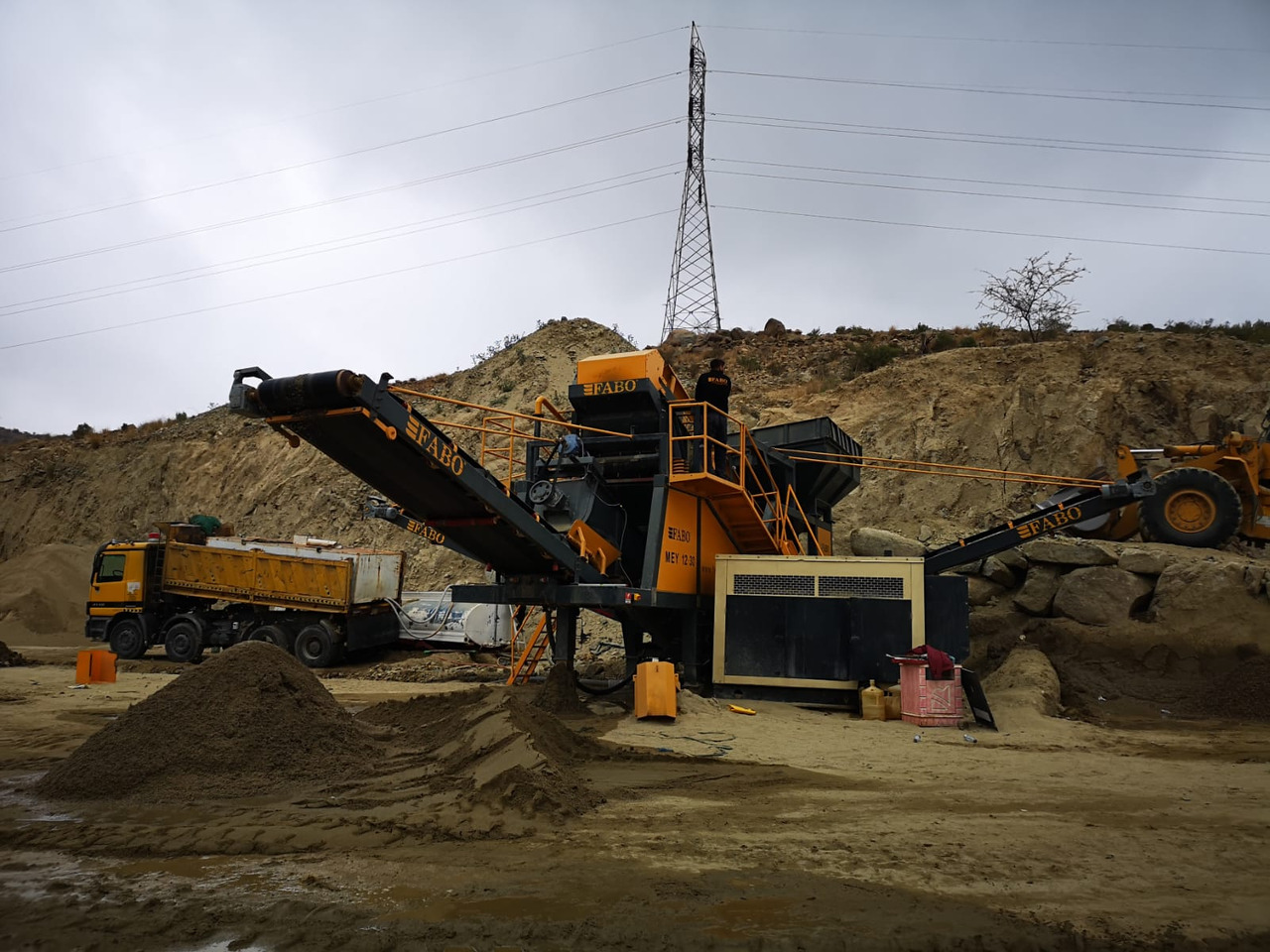 FABO mobile washing plant - Osztályozó berendezés: 3 kép. FABO mobile washing plant - Osztályozó berendezés: 3 kép.