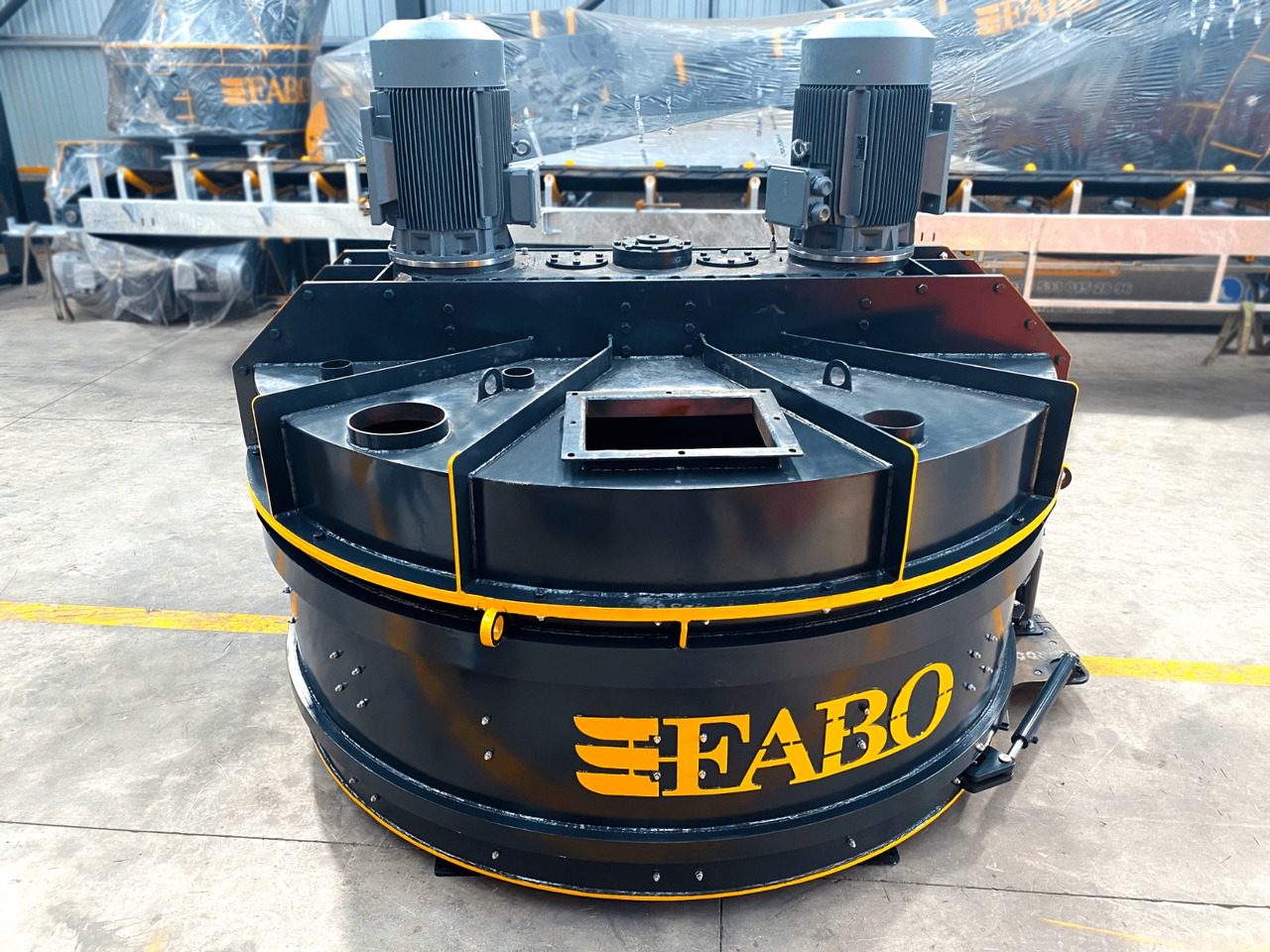 FABO twin shaft mixer - Betonkeverő: 1 kép. FABO twin shaft mixer - Betonkeverő: 1 kép.