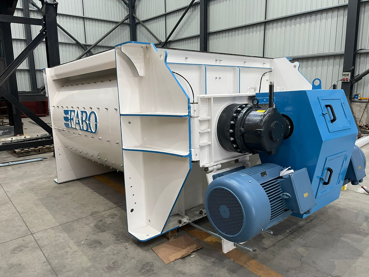 FABO twin shaft mixer - Betonkeverő: 2 kép. FABO twin shaft mixer - Betonkeverő: 2 kép.