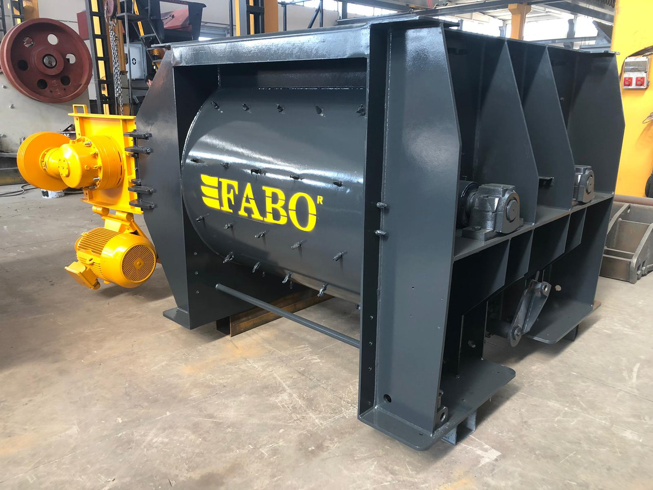 FABO twin shaft mixer - Betonkeverő: 2 kép. FABO twin shaft mixer - Betonkeverő: 2 kép.