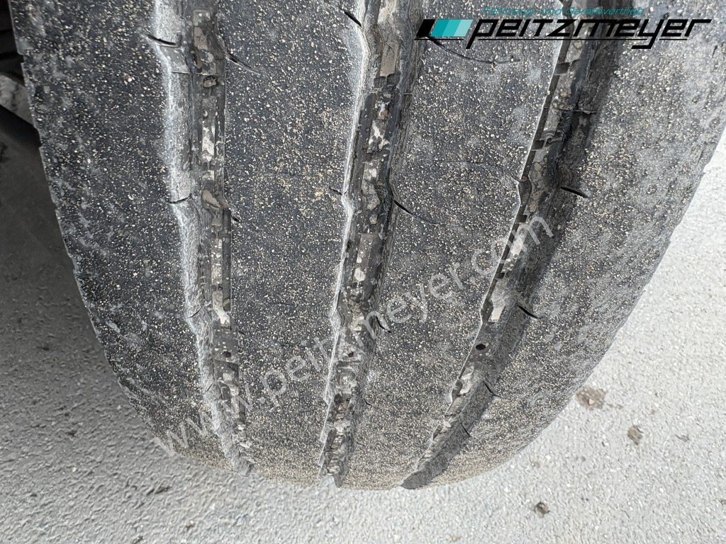 Dobozos felépítményű teherautó DAF AE 55 LF 14 G 250 BL Koffer: 34 kép.