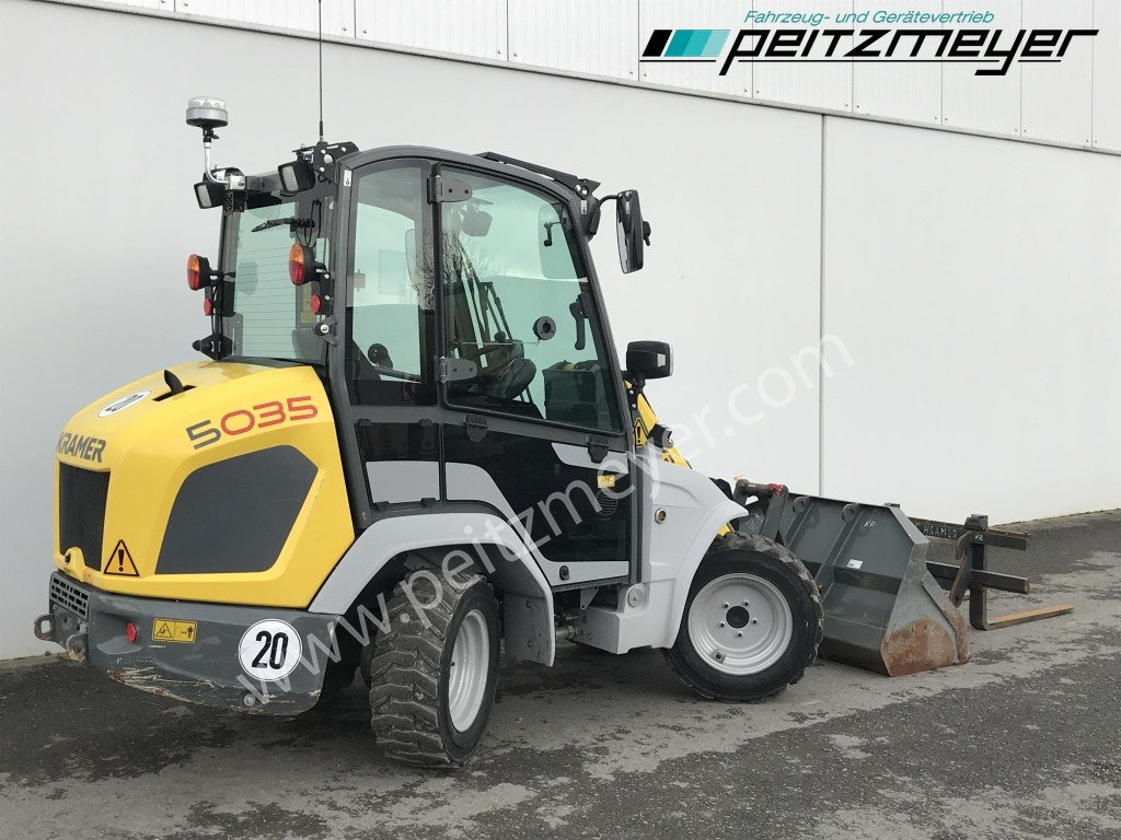 KRAMER RADLADER 5035 / 358 Schaufel+Palettengabel - Gumikerekes homlokrakodó: 4 kép. KRAMER RADLADER 5035 / 358 Schaufel+Palettengabel - Gumikerekes homlokrakodó: 4 kép.