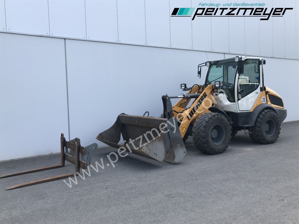 LIEBHERR Radlader L 508 C 4in1 Schaufel + Palettengabel - Gumikerekes homlokrakodó: 1 kép. LIEBHERR Radlader L 508 C 4in1 Schaufel + Palettengabel - Gumikerekes homlokrakodó: 1 kép.