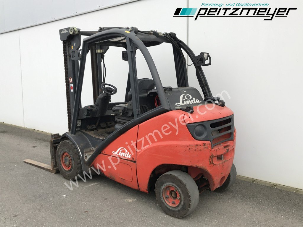 LINDE Gabelstapler H 35 T Gas + Seitenschieber - Gázüzemű targonca: 4 kép. LINDE Gabelstapler H 35 T Gas + Seitenschieber - Gázüzemű targonca: 4 kép.