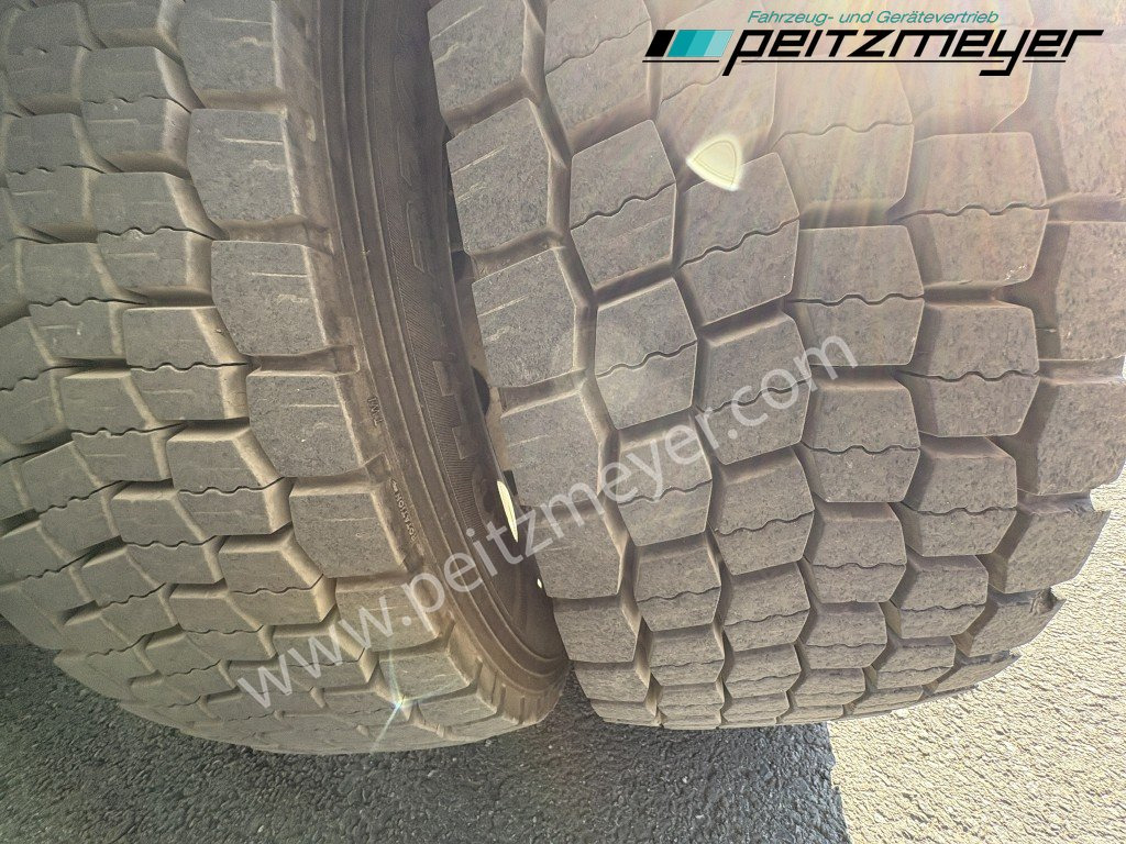 Platós teherautó, Darus autó MERCEDES-BENZ Actros 2536 LL Pritsche HMF Heckkran m. Zange Baustoff: 34 kép. Platós teherautó, Darus autó MERCEDES-BENZ Actros 2536 LL Pritsche HMF Heckkran m. Zange Baustoff: 34 kép.