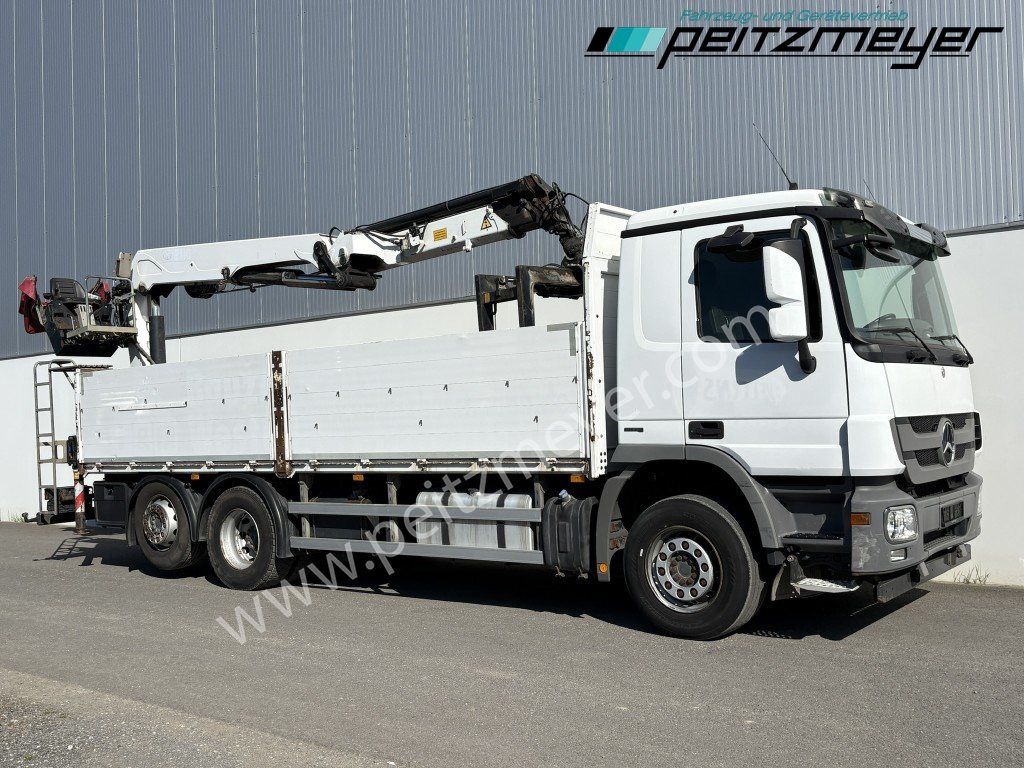 MERCEDES-BENZ Actros 2536 LL Pritsche HMF Heckkran m. Zange Baustoff - Platós teherautó, Darus autó: 2 kép. MERCEDES-BENZ Actros 2536 LL Pritsche HMF Heckkran m. Zange Baustoff - Platós teherautó, Darus autó: 2 kép.