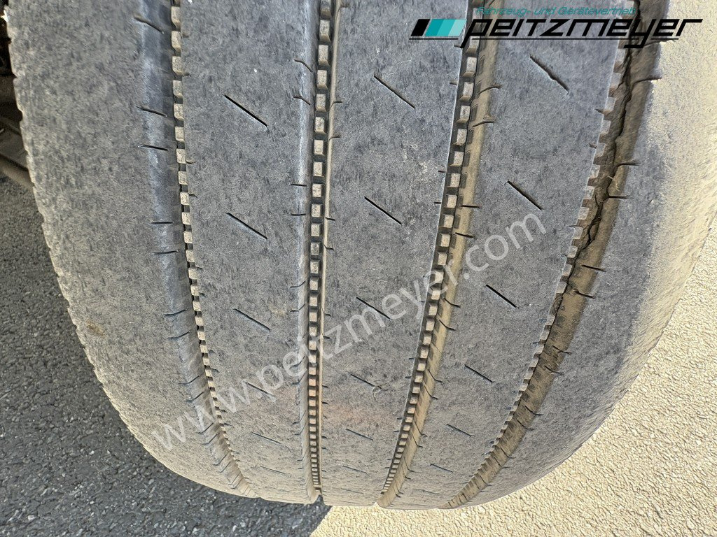 Platós teherautó, Darus autó MERCEDES-BENZ Actros 2536 LL Pritsche HMF Heckkran m. Zange Baustoff: 31 kép. Platós teherautó, Darus autó MERCEDES-BENZ Actros 2536 LL Pritsche HMF Heckkran m. Zange Baustoff: 31 kép.