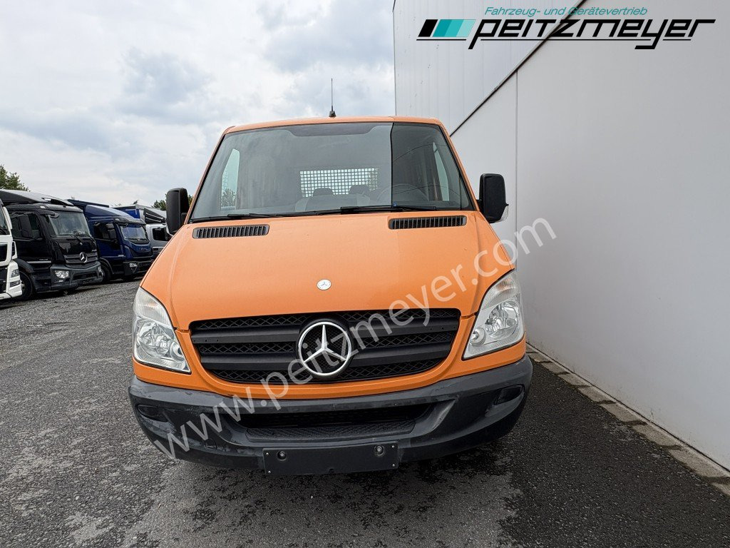 MERCEDES-BENZ Sprinter 209 CDI Doka Pritsche - Platós kisteherautó, Duplakabinos kisteherautó: 5 kép. MERCEDES-BENZ Sprinter 209 CDI Doka Pritsche - Platós kisteherautó, Duplakabinos kisteherautó: 5 kép.