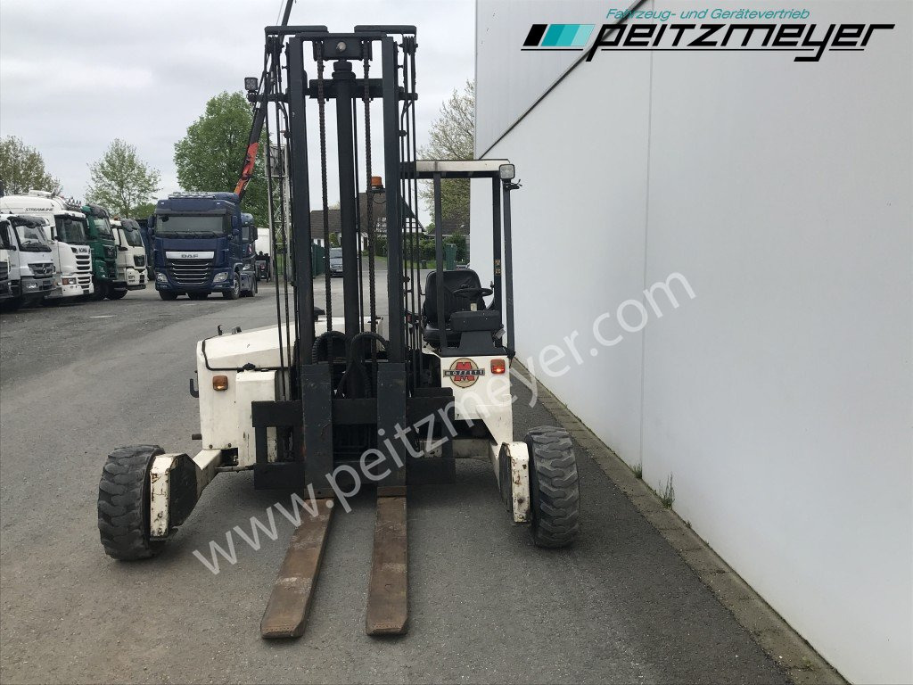 Moffett Mitnahmestapler M 2003 STM Allrad - Hordozható targonca: 5 kép. Moffett Mitnahmestapler M 2003 STM Allrad - Hordozható targonca: 5 kép.