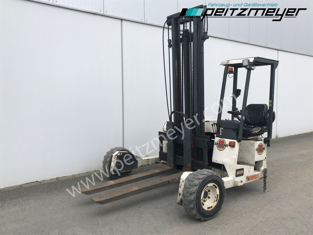 Moffett Mitnahmestapler M 2003 STM Allrad, UVV in 09/25 neu - Hordozható targonca: 1 kép. Moffett Mitnahmestapler M 2003 STM Allrad, UVV in 09/25 neu - Hordozható targonca: 1 kép.