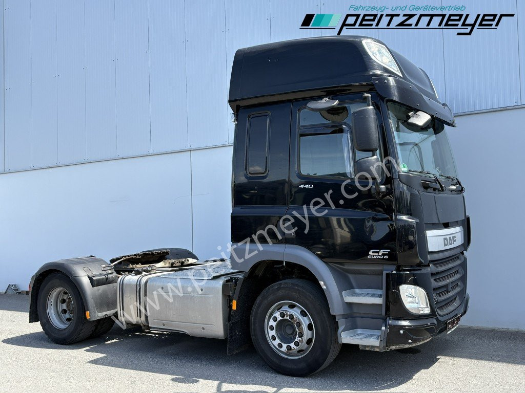DAF CF 440 FL, Klima, Kipp/Schubbodenhydr. - Nyergesvontató: 2 kép. DAF CF 440 FL, Klima, Kipp/Schubbodenhydr. - Nyergesvontató: 2 kép.