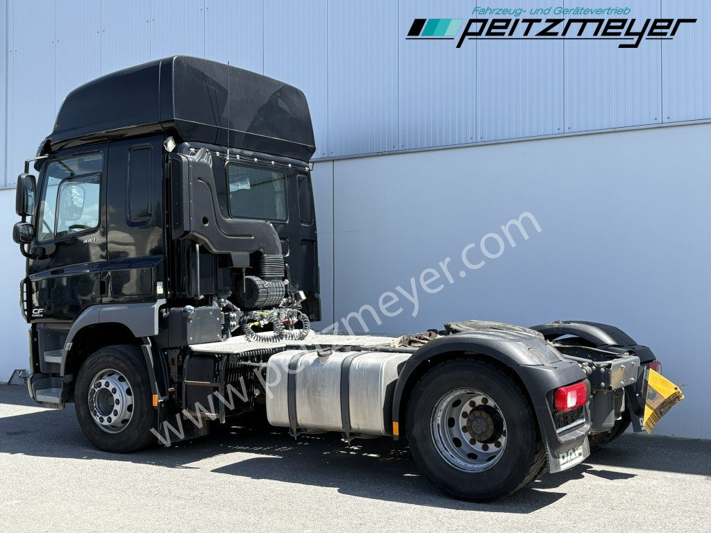 DAF TRUCKS (NL) CF 440 FL, Klima, Kipp/Schubbodenhydr. - Nyergesvontató: 4 kép. DAF TRUCKS (NL) CF 440 FL, Klima, Kipp/Schubbodenhydr. - Nyergesvontató: 4 kép.