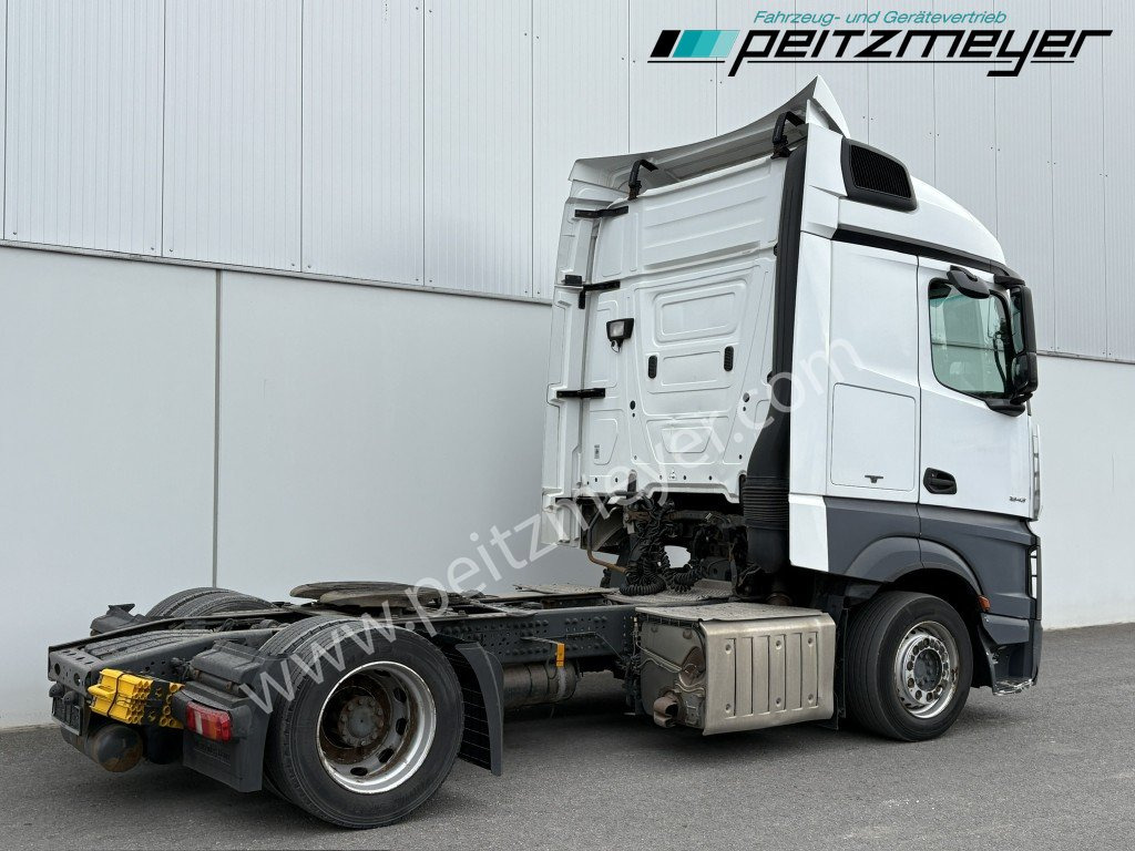 MERCEDES-BENZ Actros 1843 LSNRL Lowliner - Nyergesvontató: 4 kép. MERCEDES-BENZ Actros 1843 LSNRL Lowliner - Nyergesvontató: 4 kép.