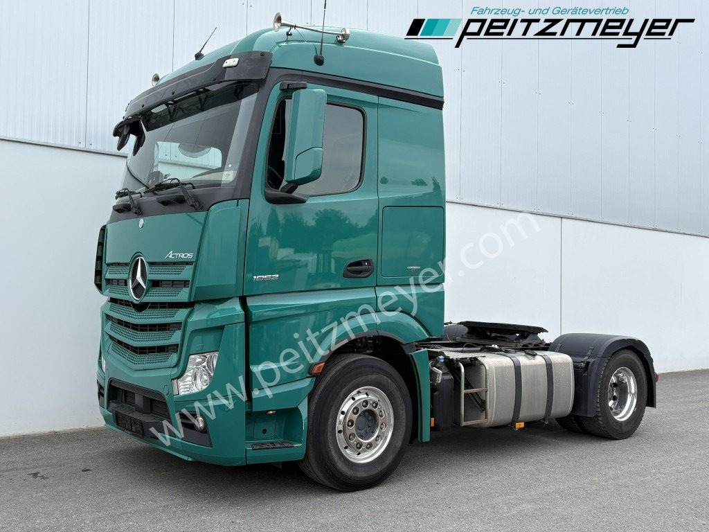 MERCEDES-BENZ Actros 1852 LS, 6 Zyl. 15,6 l Hubraum Turbocompound - Nyergesvontató: 1 kép. MERCEDES-BENZ Actros 1852 LS, 6 Zyl. 15,6 l Hubraum Turbocompound - Nyergesvontató: 1 kép.