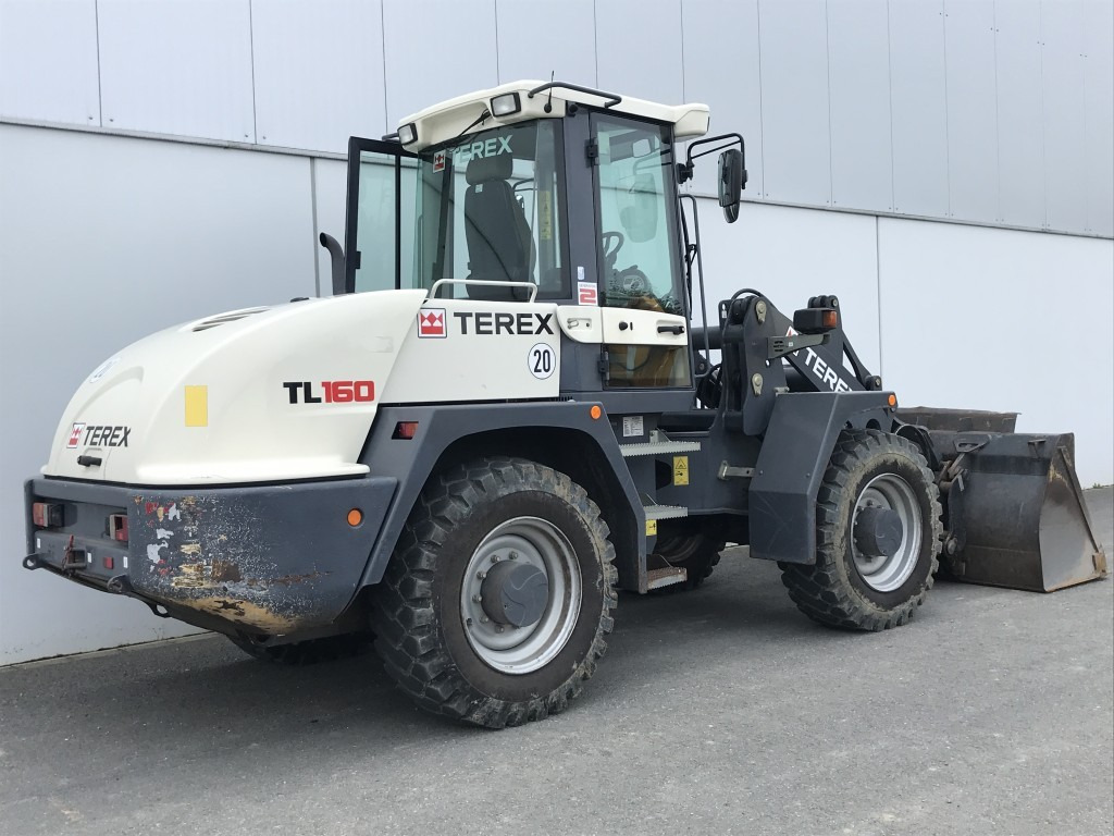 TEREX RADLADER TL 160 Schaufel + Gabel - Gumikerekes homlokrakodó: 4 kép. TEREX RADLADER TL 160 Schaufel + Gabel - Gumikerekes homlokrakodó: 4 kép.