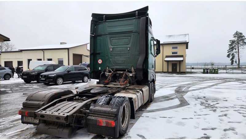 Mercedes-Benz Actros MEGA - Nyergesvontató: 3 kép. Mercedes-Benz Actros MEGA - Nyergesvontató: 3 kép.