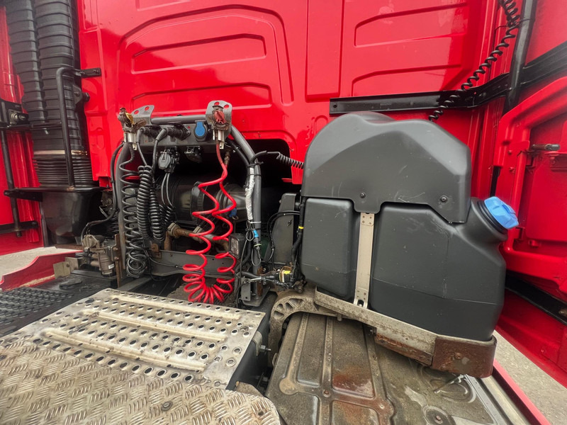 Nyergesvontató Volvo FH460 4X2 WITH HYDRAULIC: 20 kép.