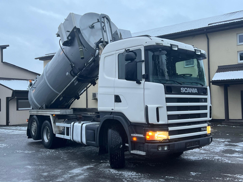 Scania R164 GB6X2*4NA 480 - 13m3 - Szippantós autó: 2 kép. Scania R164 GB6X2*4NA 480 - 13m3 - Szippantós autó: 2 kép.