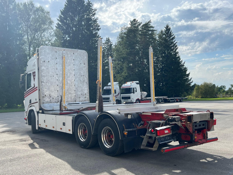 Scania R730 B6X4NB - Rönkszállító teherautó, Darus autó: 4 kép. Scania R730 B6X4NB - Rönkszállító teherautó, Darus autó: 4 kép.