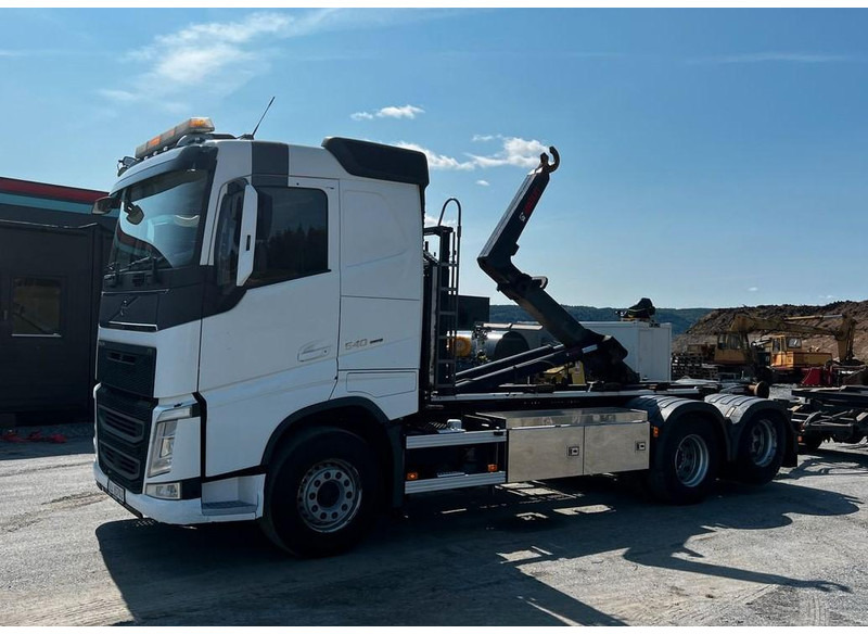 Volvo FH540 6X2 MULTILIFT 22T - Horgos rakodó teherautó: 1 kép. Volvo FH540 6X2 MULTILIFT 22T - Horgos rakodó teherautó: 1 kép.