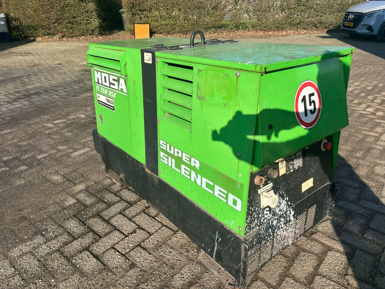 Boxer Mosa 12 kva Te huur Mosa aggregaat TS 350 X 12 kva - Áramfejlesztő: 2 kép. Boxer Mosa 12 kva Te huur Mosa aggregaat TS 350 X 12 kva - Áramfejlesztő: 2 kép.