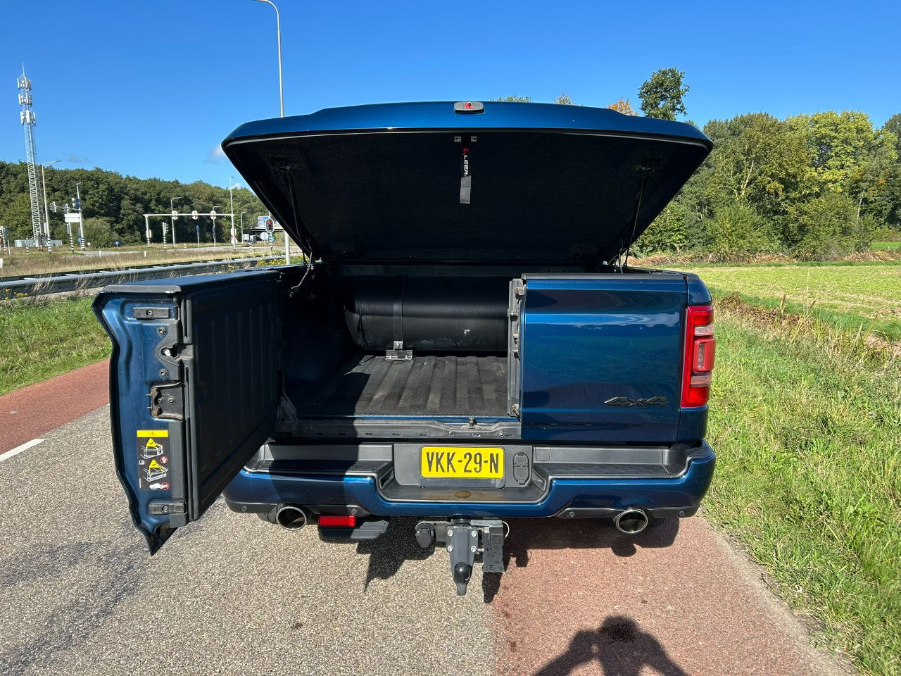 Dodge Ram Pick Up 1500 5.7 V8 4x4 Creb Cab Limeted Hemi Etorque - Pickup: 5 kép. Dodge Ram Pick Up 1500 5.7 V8 4x4 Creb Cab Limeted Hemi Etorque - Pickup: 5 kép.
