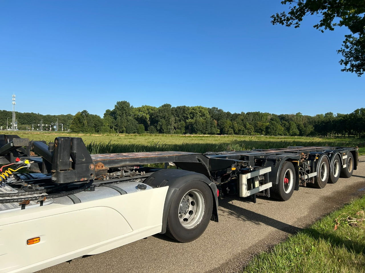 Nooteboom D-tec CT-53-04D combi chassis apk/tuf 9-2025 gvw 53000 kg - Félpótkocsi cserefelépítményes: 1 kép. Nooteboom D-tec CT-53-04D combi chassis apk/tuf 9-2025 gvw 53000 kg - Félpótkocsi cserefelépítményes: 1 kép.